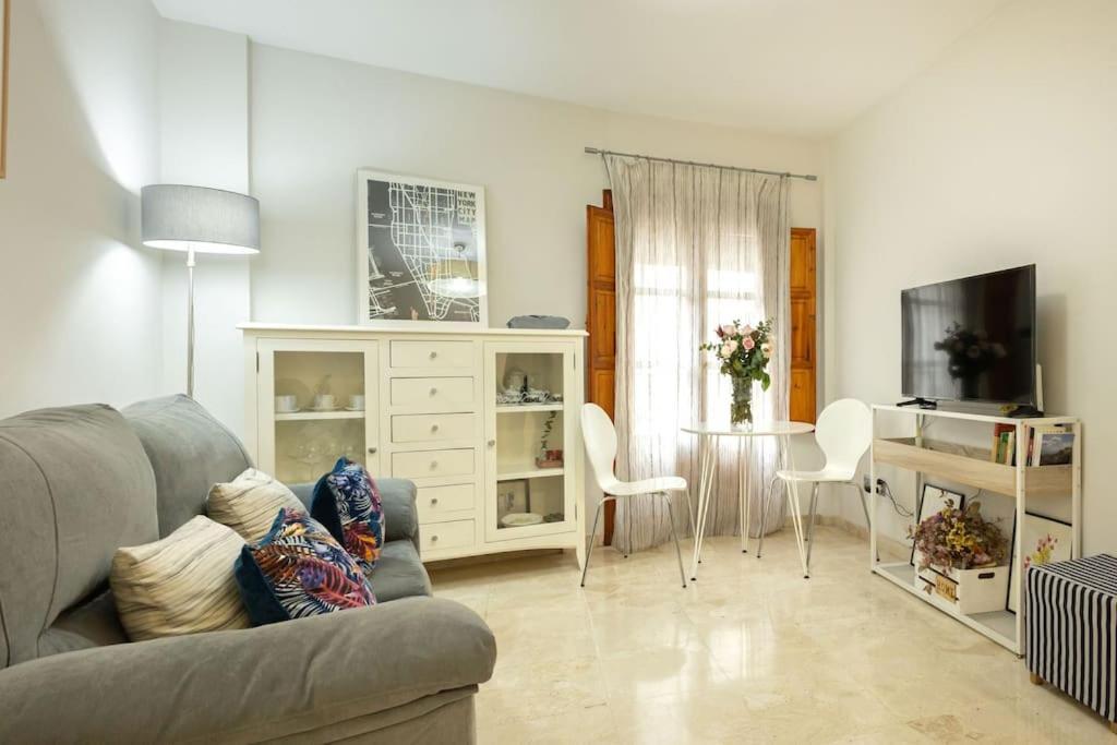 Pajaritos Center Suite By Valcambre เซบีญา ภายนอก รูปภาพ