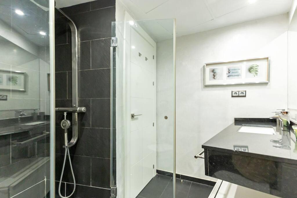 Pajaritos Center Suite By Valcambre เซบีญา ภายนอก รูปภาพ